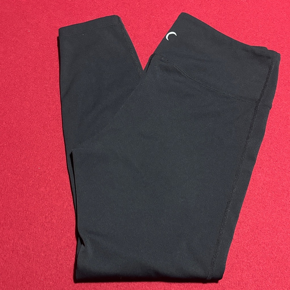 Sleek Black Women's Leggings Distressed style!